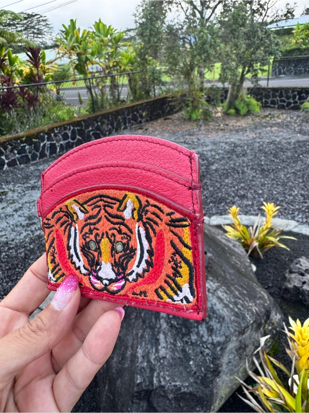 Fossil Red Leather Embroidered Tiger Card Case Keychain - Picture 5 of 8